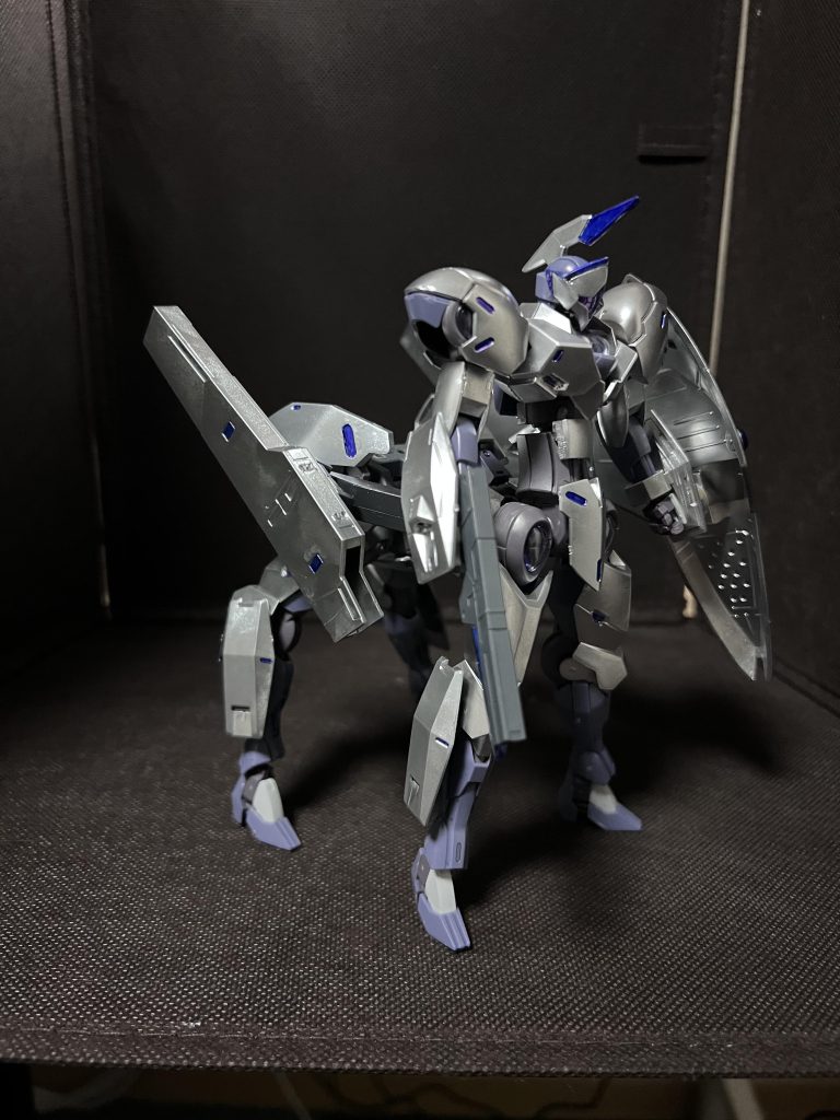 反対側から撮影、微妙に馬っぽくない笑