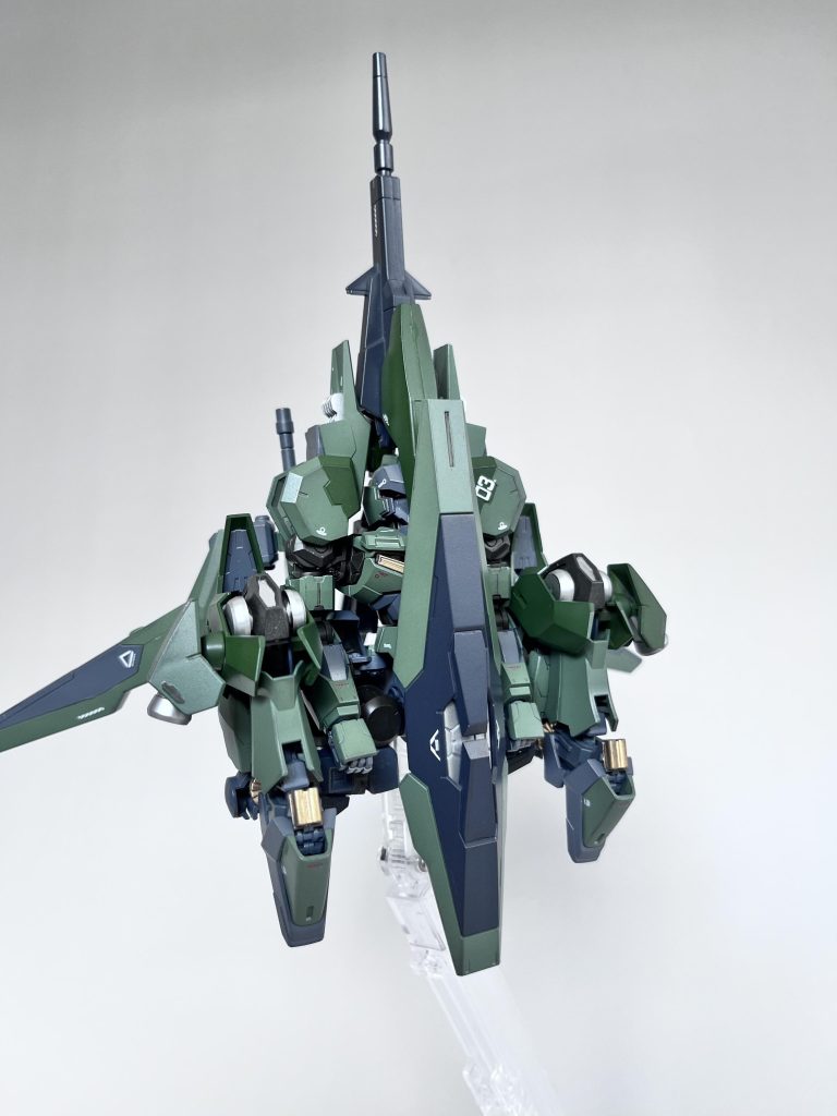 裏です。ほぼM字開脚です。