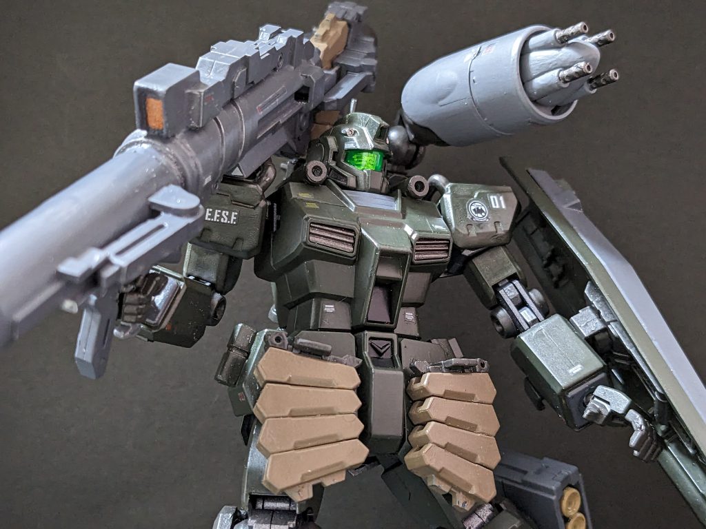 機関砲射撃姿勢。UCの時代にトリントン基地で壮年のキースが乗っててくれたりしたらと思ったり。