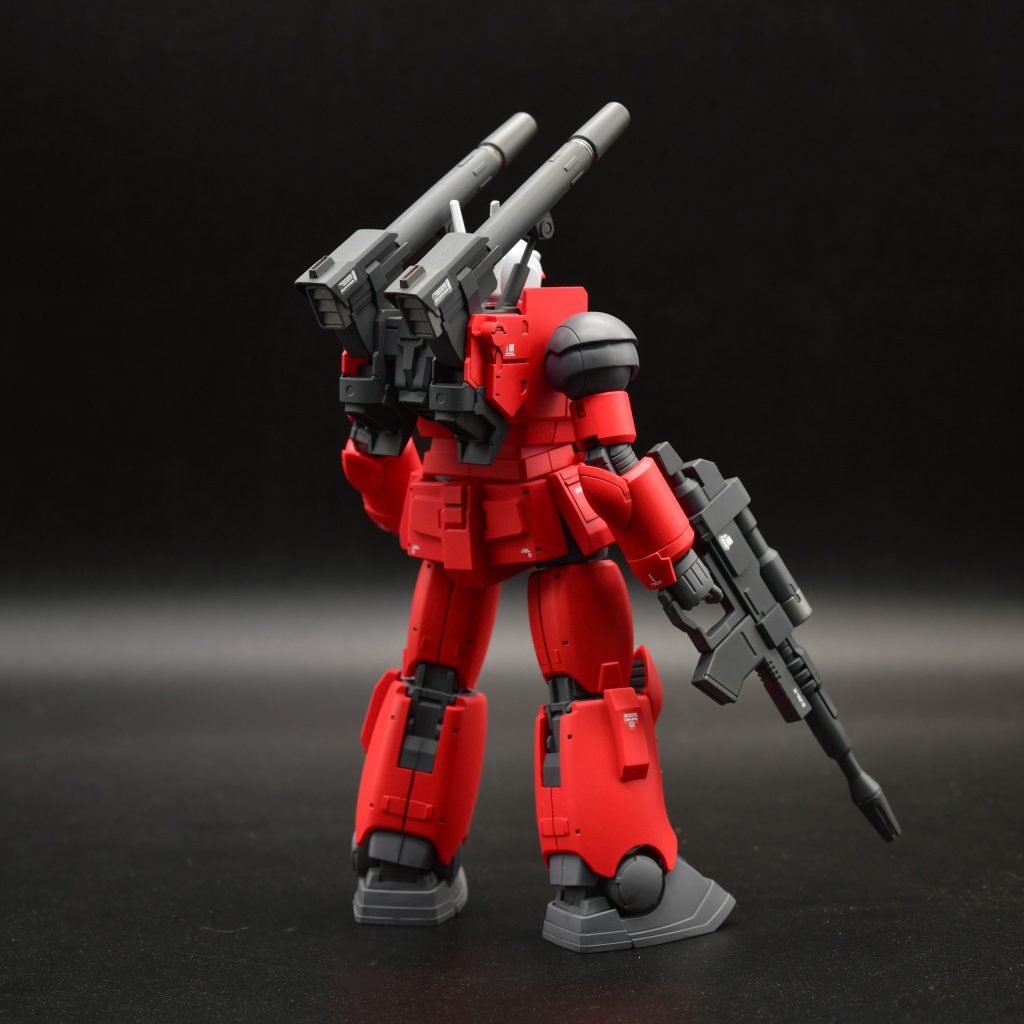 グレーの部分はメカサフへヴィーとスーパーへヴィーとガンメタリックの3色で塗り分けています。