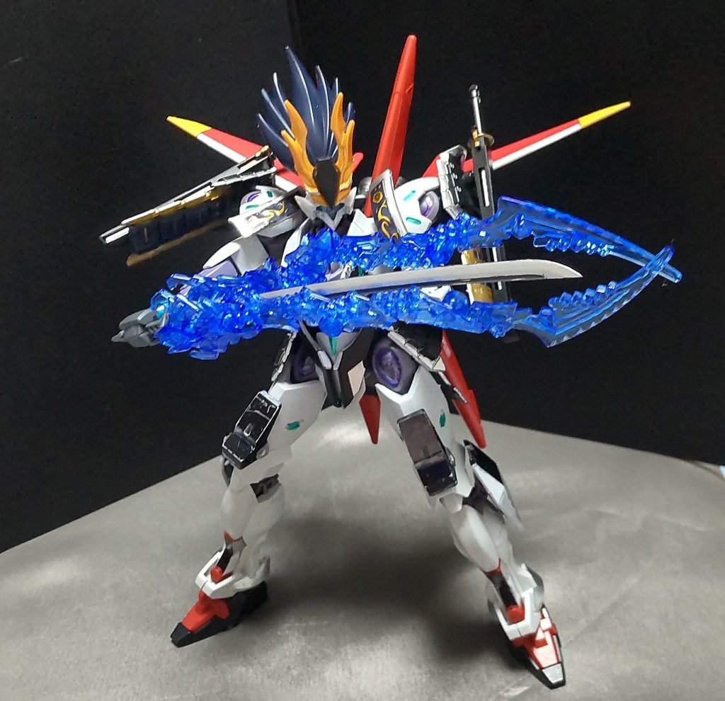 このオーラを纏った状態なら、戦艦やコロニーの壁も容易く切り落とせる程の破壊力を持っています。