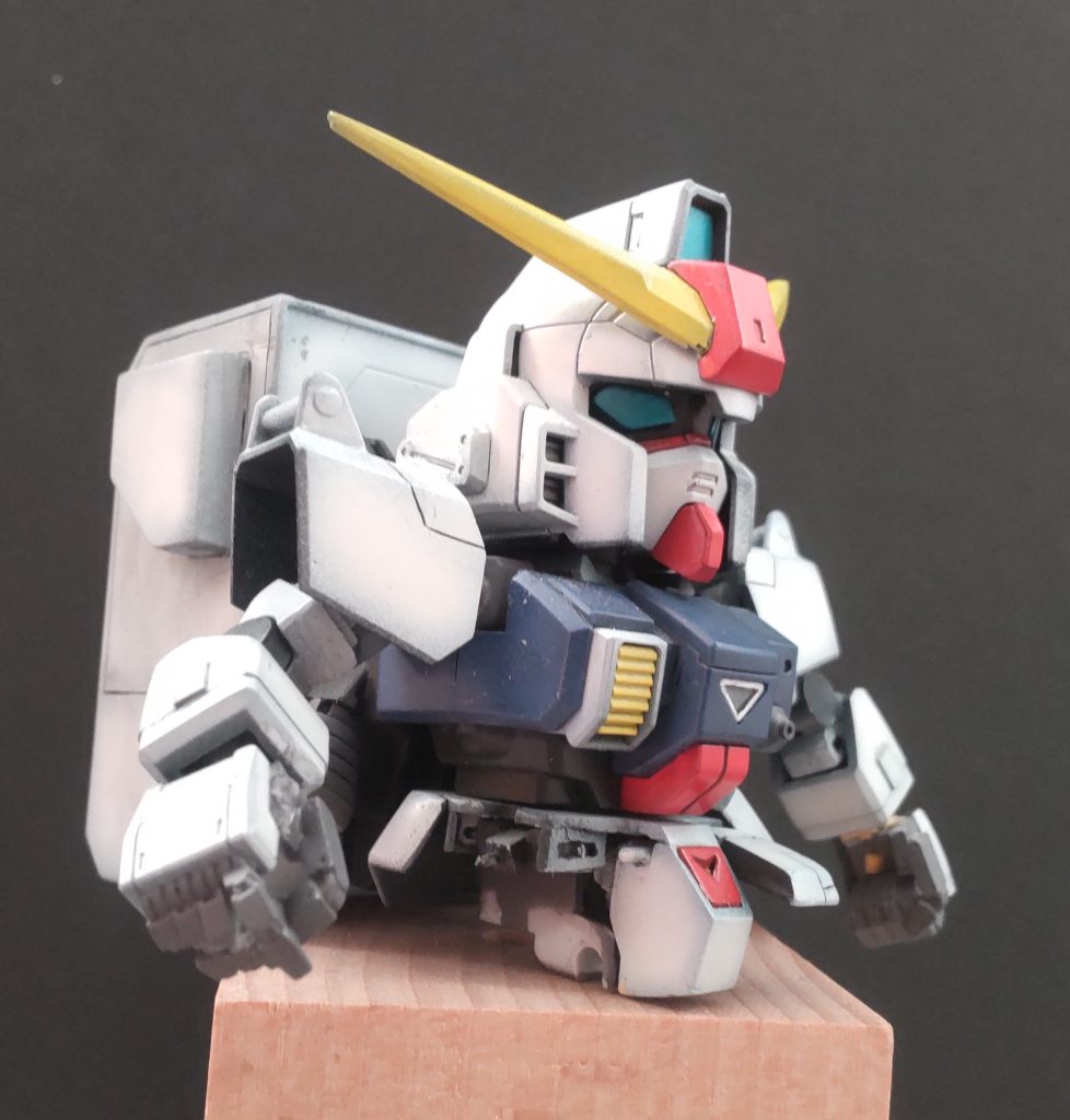 サイドアーマー部分をどうしたら動かせるのかなぁ?と頑張りました。