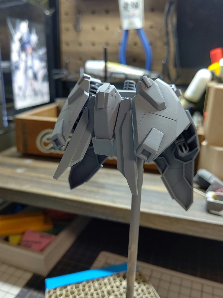 腰部にはサブスカートを作成し奥行きを出しています。こちらもプラ板からの作成