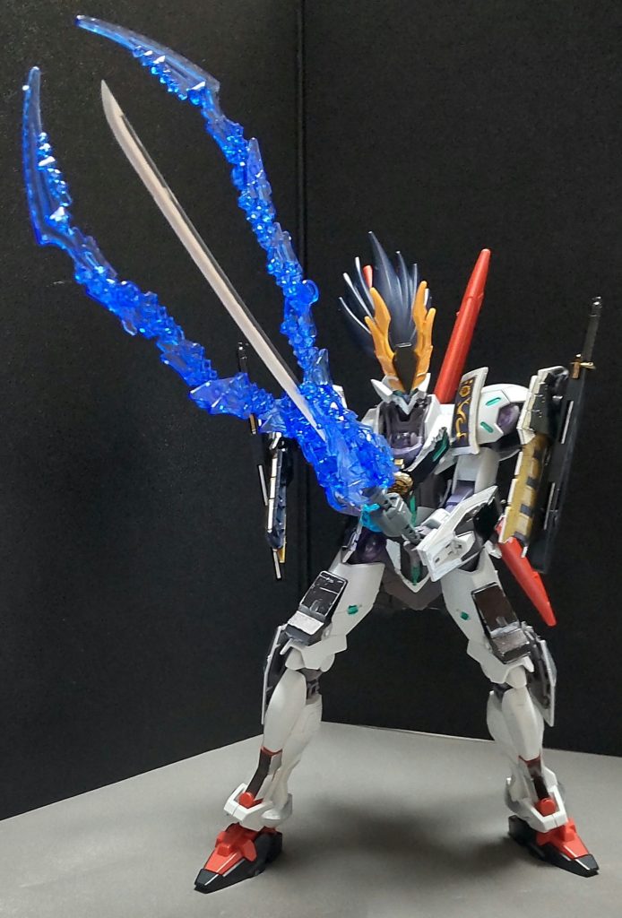 普通の信長エピオンの場合は赤いエフェクトパーツなので、その辺りは好みで選んで作ってください。