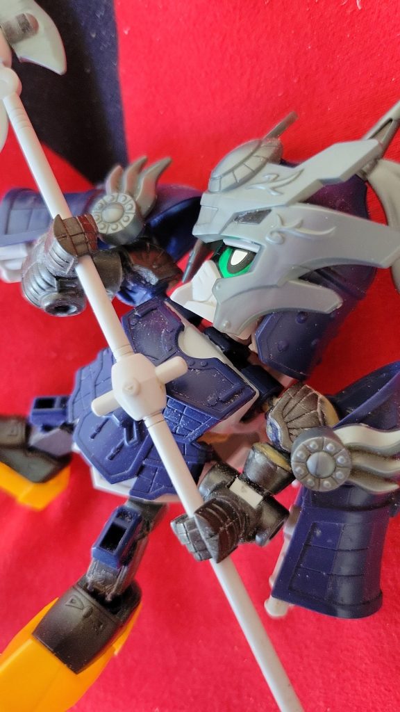 腕の可動関節は肉厚のゴム製