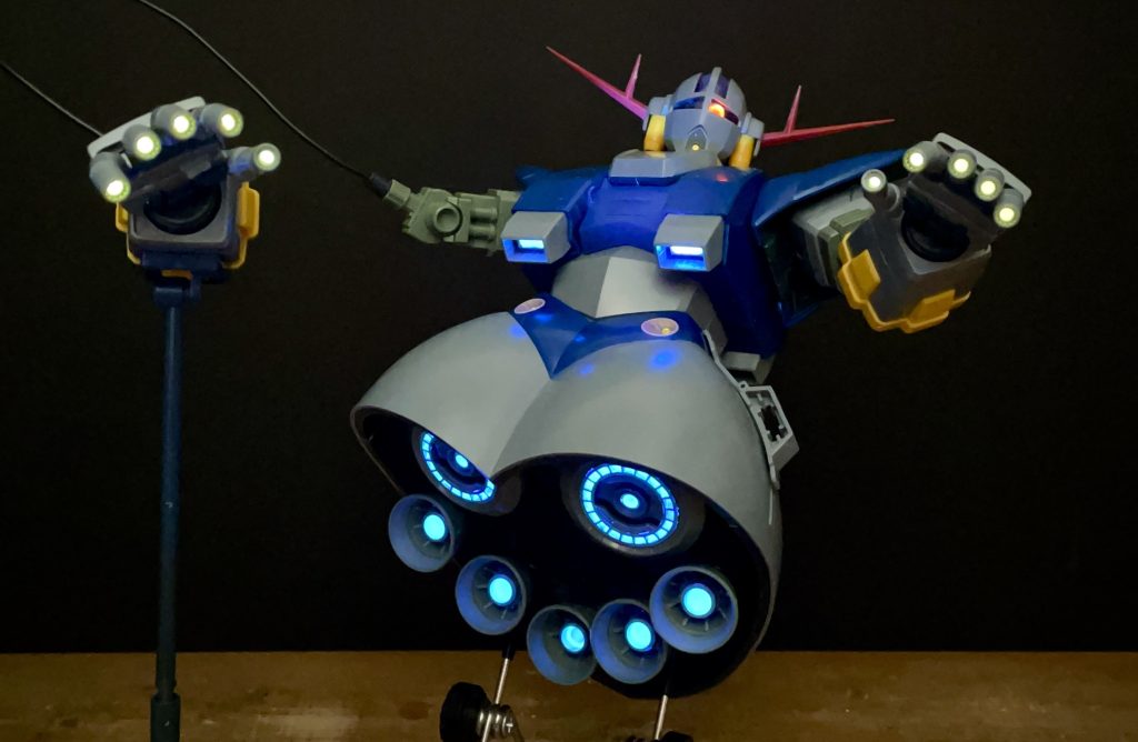 蛍光塗料&ブラックライトで光ります