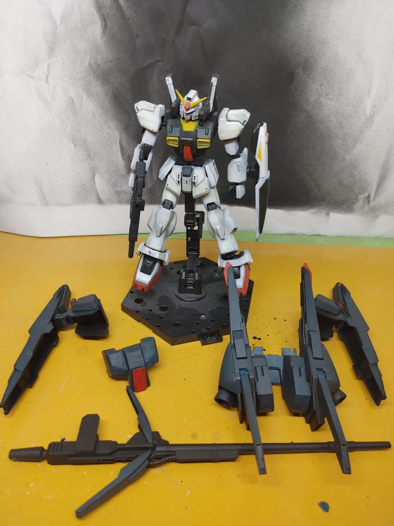 一番苦労したのは、ネオジム磁石とワッシャーを使って、アーマーを取り外し可能にした事ですね。