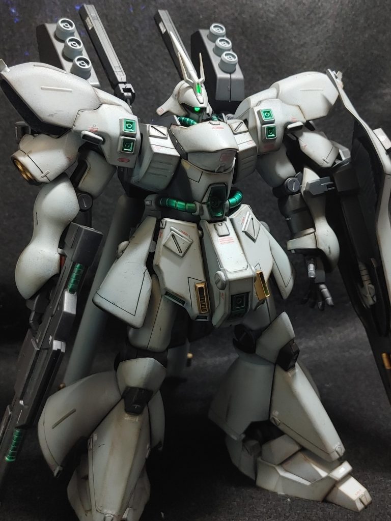 センサー部分とモノアイ発光状態