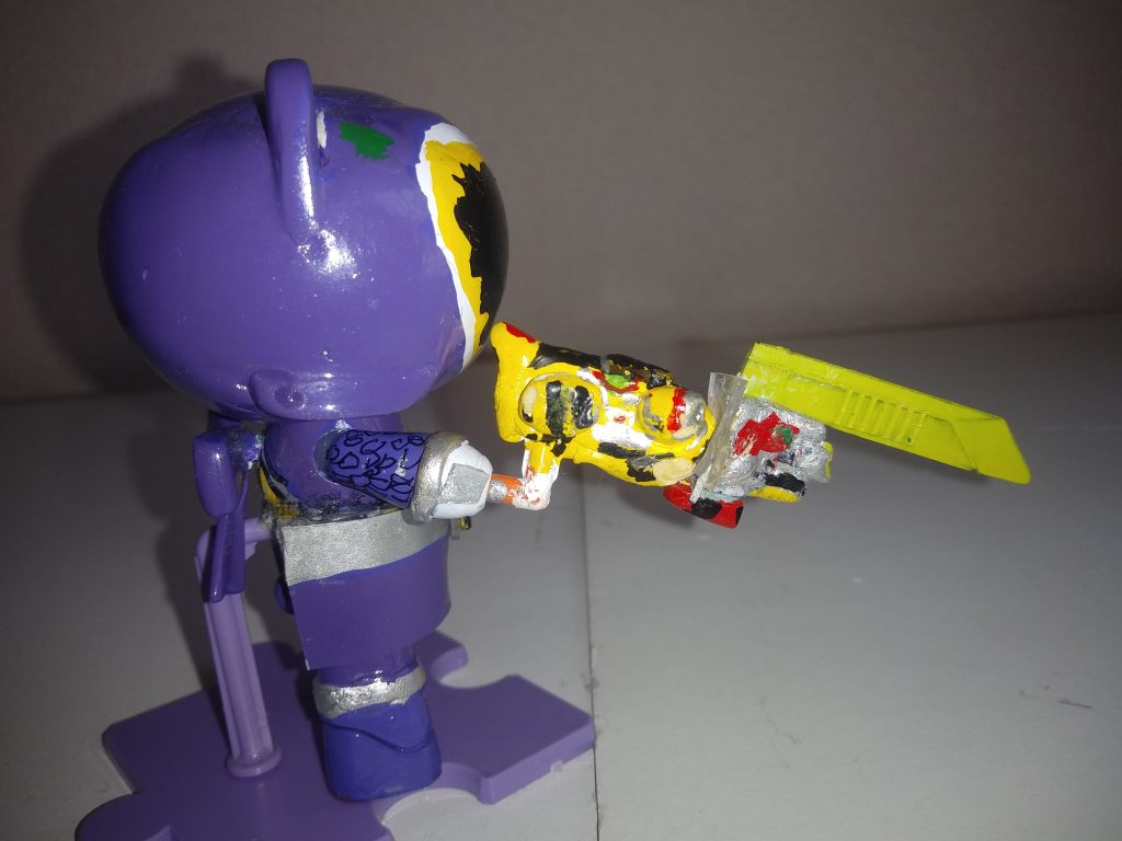 武器。ガブリボルバーは、前回(キョウリュウシアン♀)で製作したモノをレジン複製。そして、ガブリカリバーは、エポキシパテに、刀身として「アメイジングレッドウォーリア」のパーツを。で、その2つを接着。