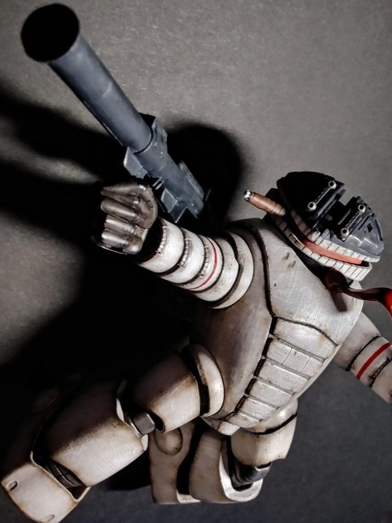 最後はドライブラシで全体を調整。錆や汚れを施している時間が至福の時ですね。今回も艶消しなどのコーティングスプレーは未使用です。