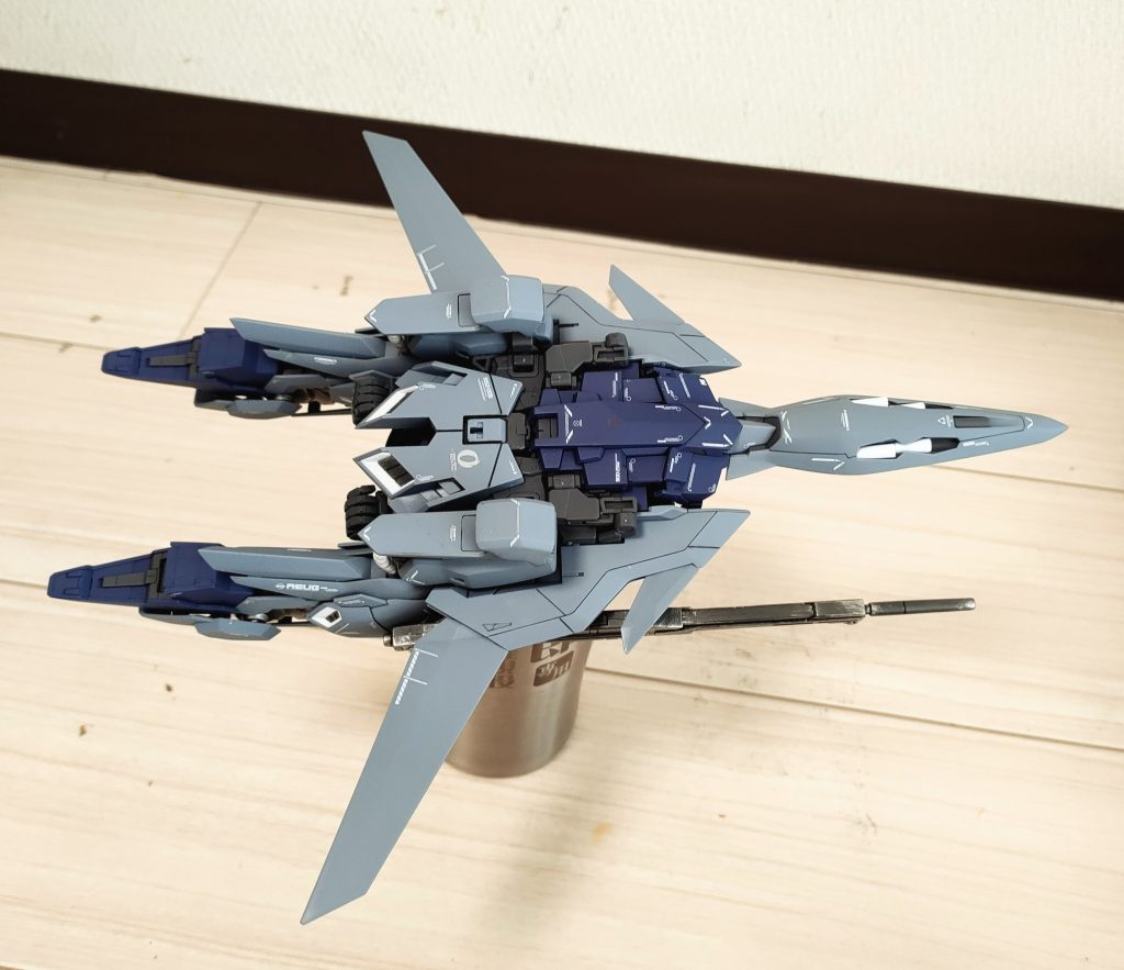 ウェーブライダーです。関節固定用のジョイントを使用するとカッチリとします。足の変形が複雑で四苦八苦しながら変形させました。コチラのスタイルも素晴らしいです。