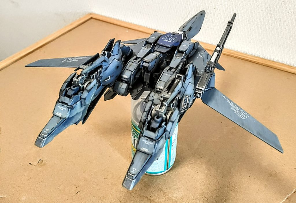 裏から見たウェーブライダーです。メカメカしいですね。個人的には表より好きです。