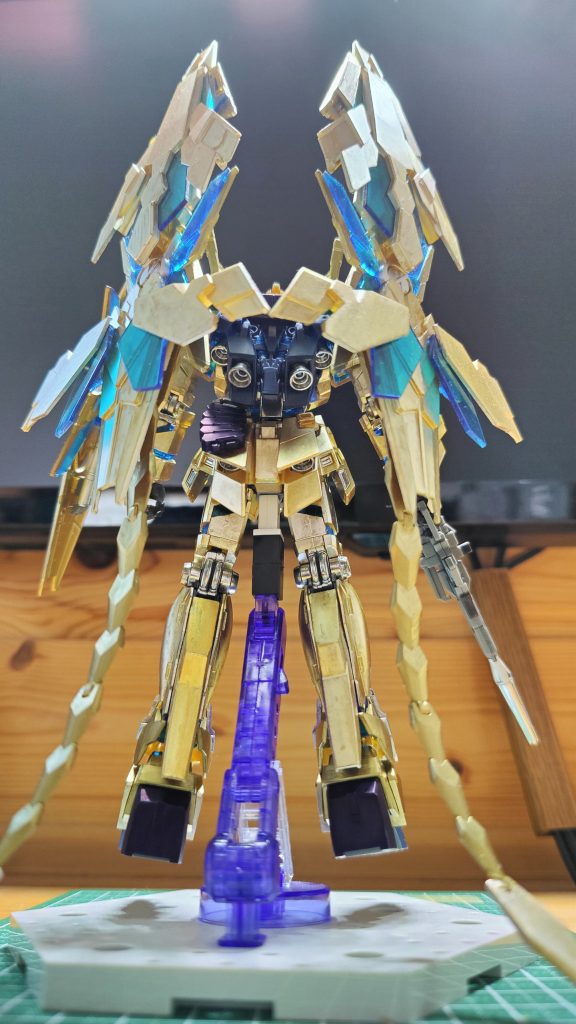 バックショットは、、微妙。というか、本体(意匠)はアームドアーマーDEだから、斜め上から撮らないとダメだったねw