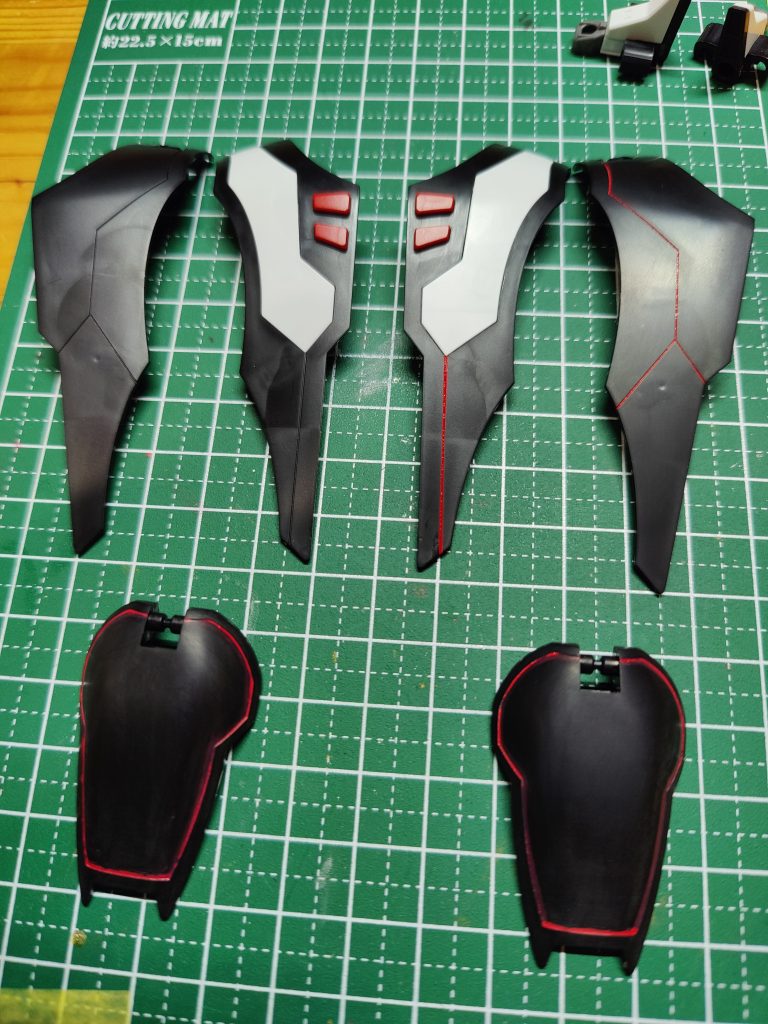 赤い厨二ラインを入れる作業、地味に辛いw