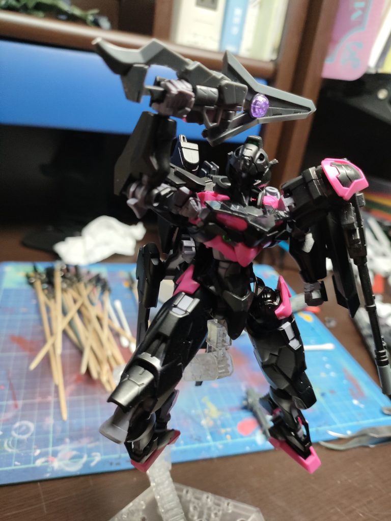 メイン武器は強そうなソード。名前は考えてません　名前を考えた人はコメントを是非お願いします！！！