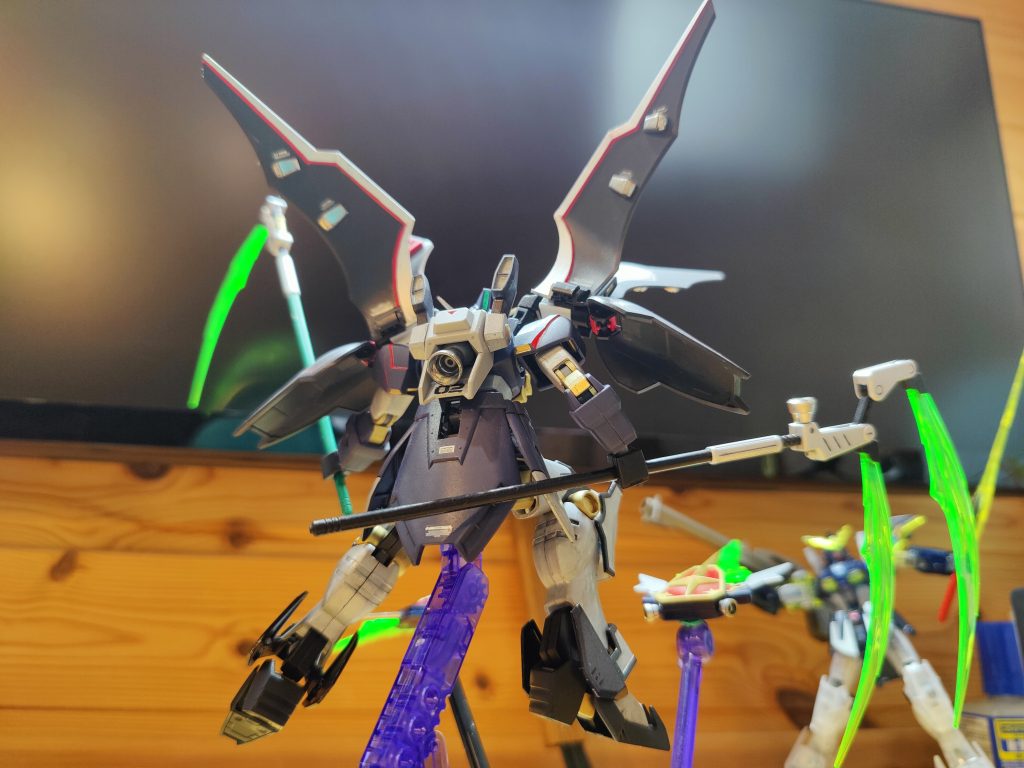 バックショットは、ふくらはぎが気に食わないんだけど、これもまあ、我慢。そこを塗るとソフトバンクのマーク「=」みたいになるのよね。