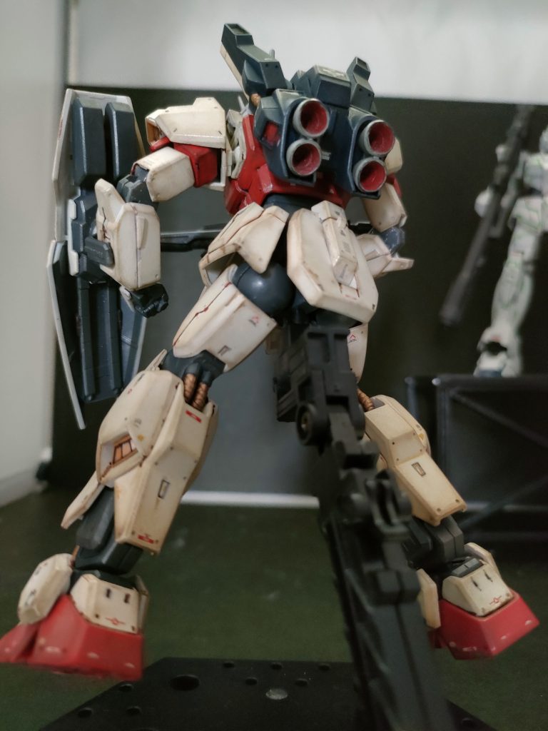 動力パイブなどメタル色を入れると映えますね。