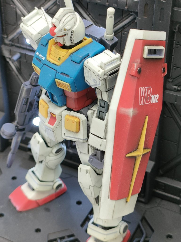 シールドはウェザリングマスターのシルバーで塗装剥げを表現してみましたが、あまり上手くいきませんでした🥹