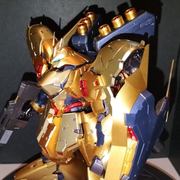 クワトロ・バジーナ専用 サザビー