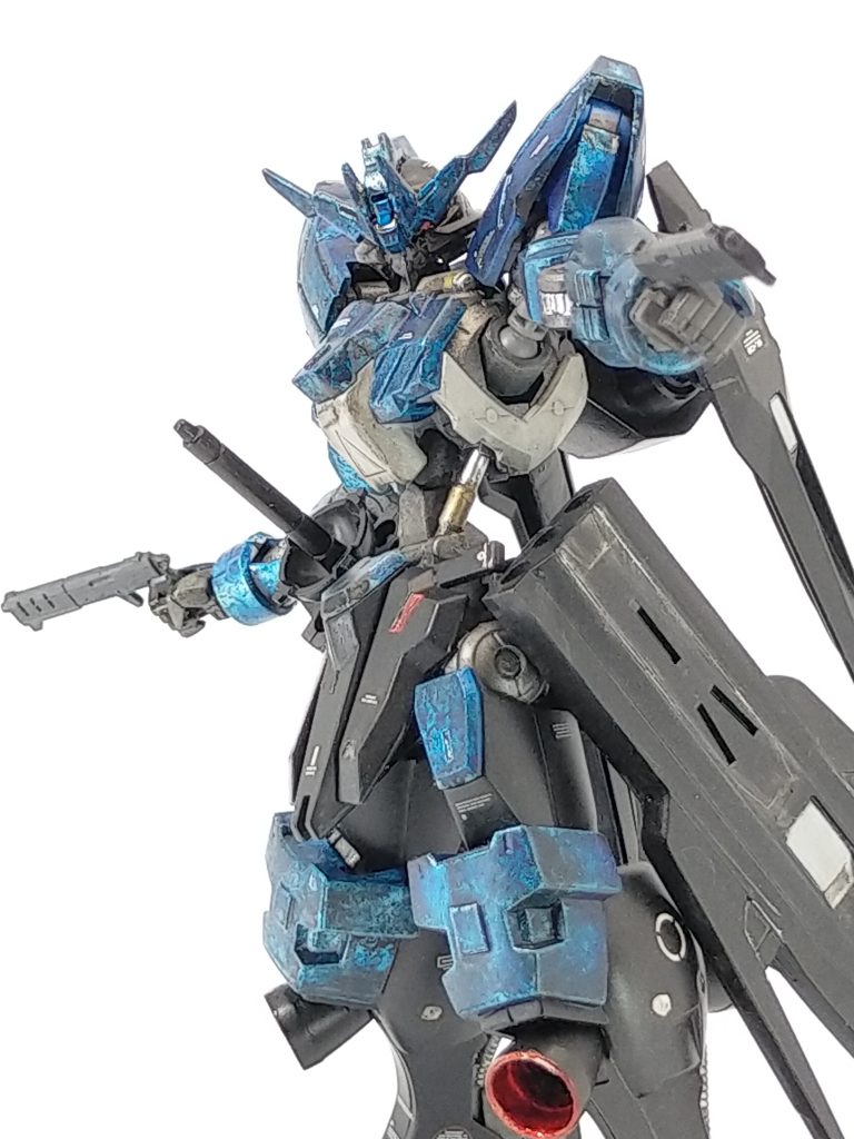 フレーム以外は黒サフをスプレー缶で下処理後しています。