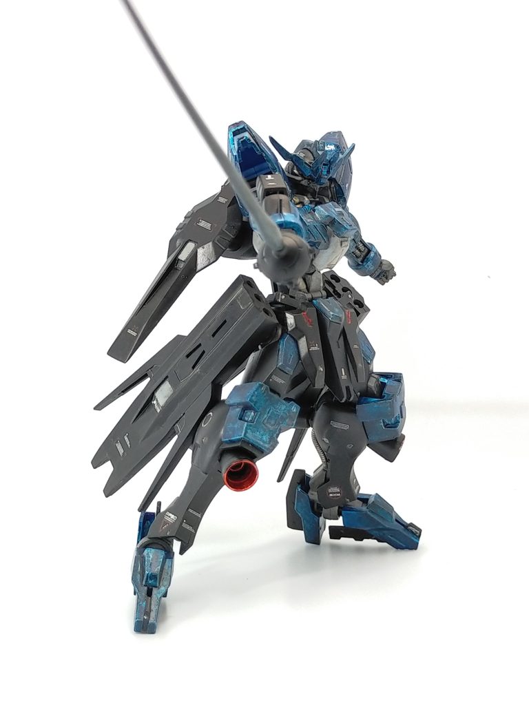 鉄血シリーズと言えばガンダムフレーム。フレーム部分は安定の焼鉄色。