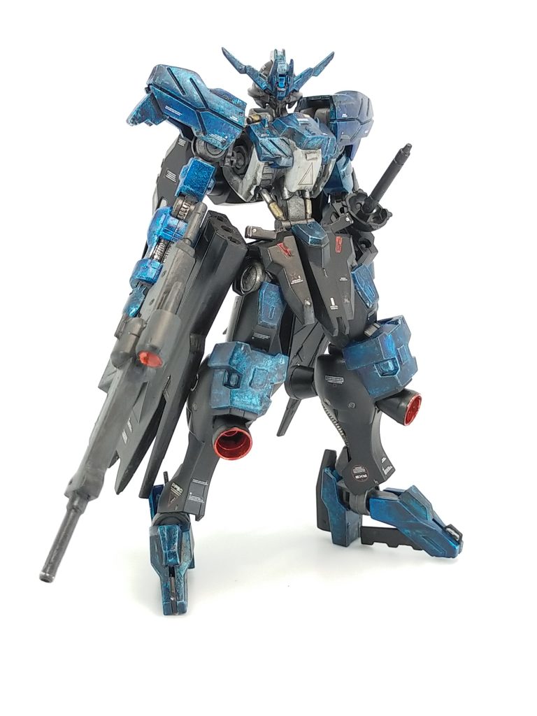 ラップ塗装と言っても全身では無いのでですが、アーマー？の青の部分にラップ塗装を試みてみました。