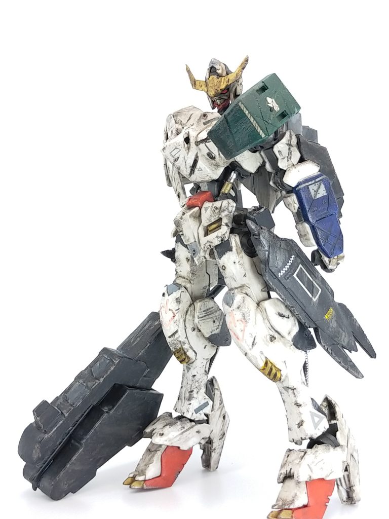 別売りの武器セットもあったので、ショルダーパーツを使用。