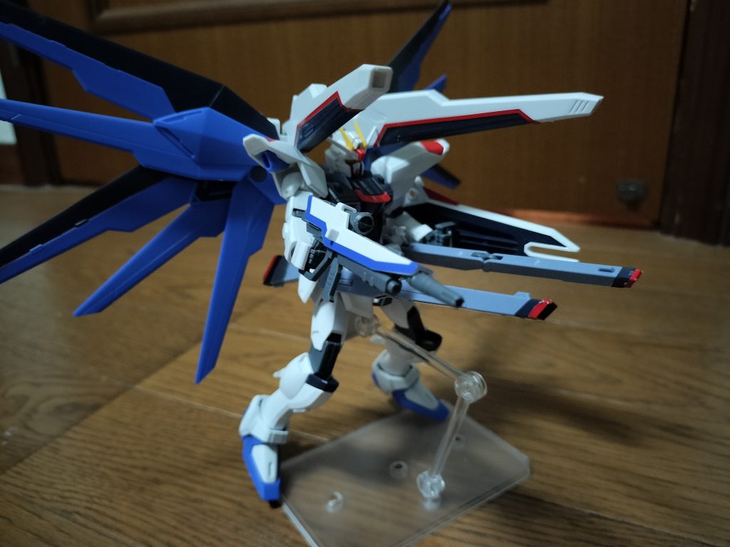 思ってたよりもボリューミーで満足です。合わせ目消し面倒いからやるかは…ｼﾗﾝｯ！