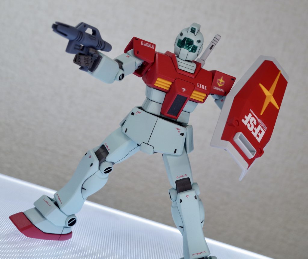 HGUCジムって合わせ目消し、後ハメ、延長など工作の入門に最も適した教科書的キットだと思います。自分のプラモぢからを測りたい!!って時に最適です。今回は丁寧に作れたけど、面やエッジ出しがまだまだ甘いかなと思ったので次回HGUCジムまでの宿題にします。