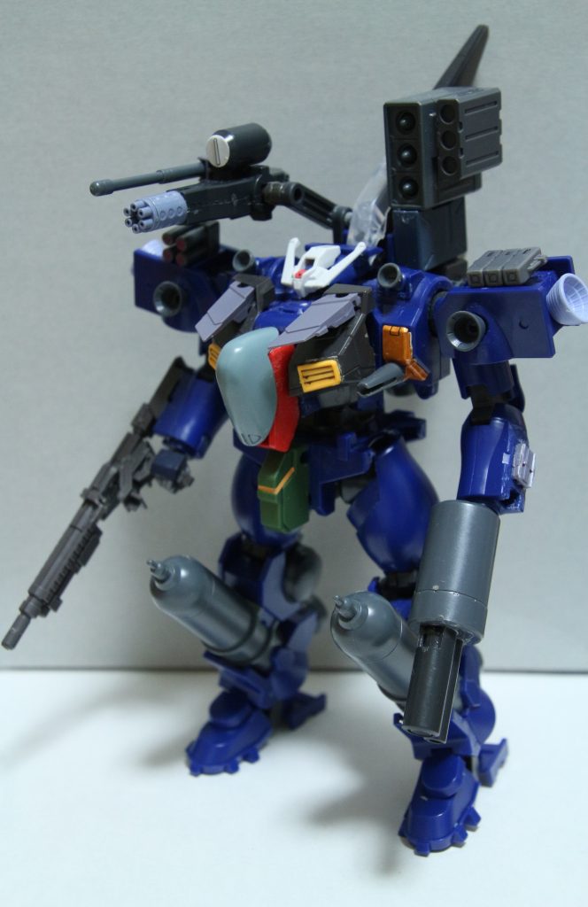 前からです。前に改造したティエレンを更に改造しました。武装は右腕に機関砲、左腕にバズーカ胸部にマシンガン、背部にミサイルランチャーとミニガン、肩部にそれぞれグレネードとなっています。