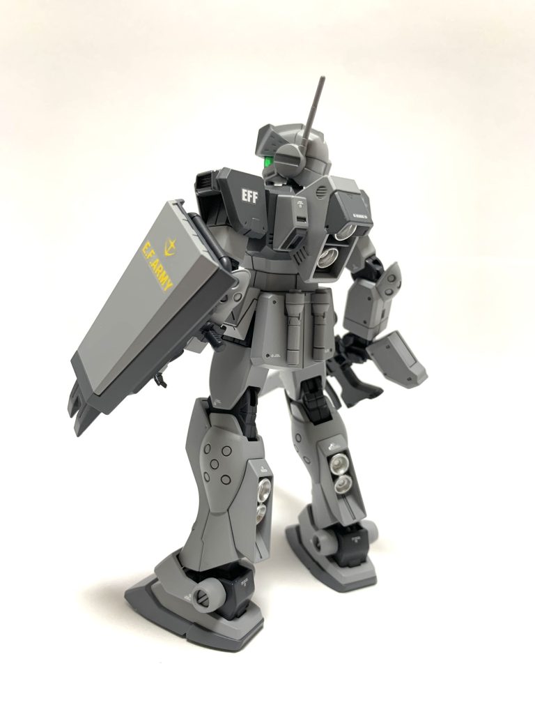 ボディ、ふともも、ふくらはぎ、ライフルの合わせ目は消して、残りはモールドとして利用しました。嘘です。作業がめんどくさくなったのでモールド扱いにしてしまえ!とちょっと手抜きしましたw