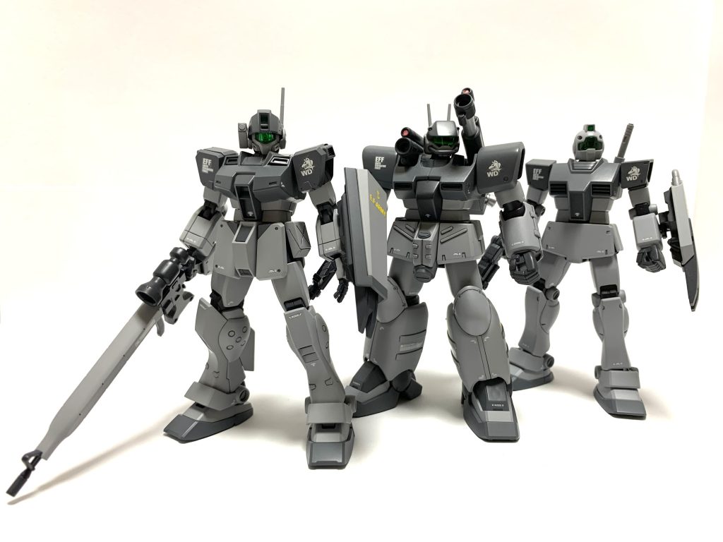 3体が同じカラーリングになるように塗装。