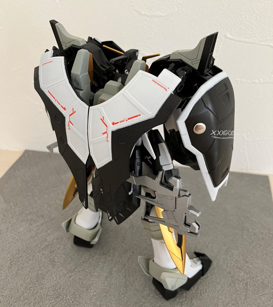 背面もバッチリ決めてます!!