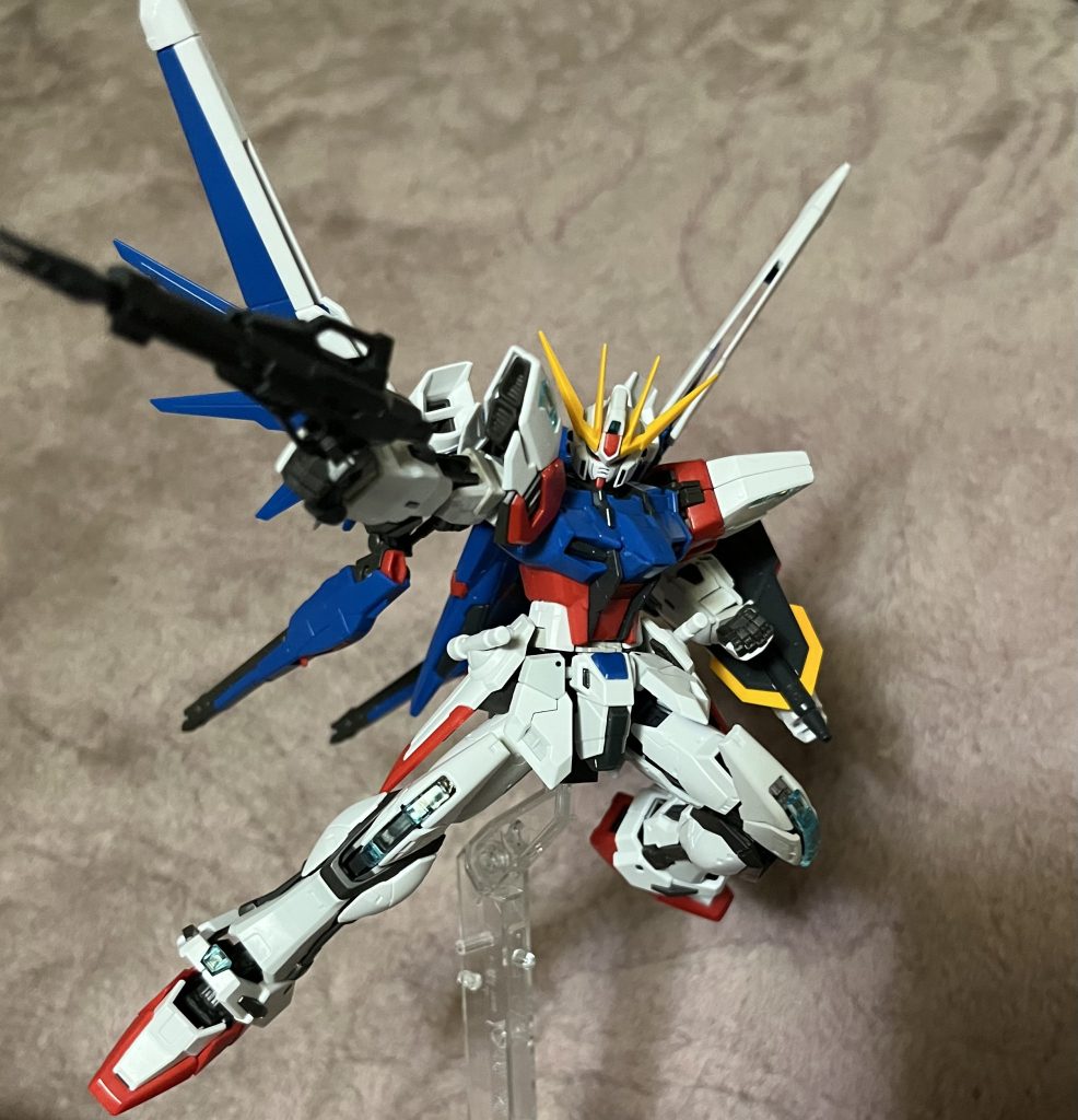 ポージングのセンスは無いのでとりあえずSEED撃ちってやつをして飾っておこう。