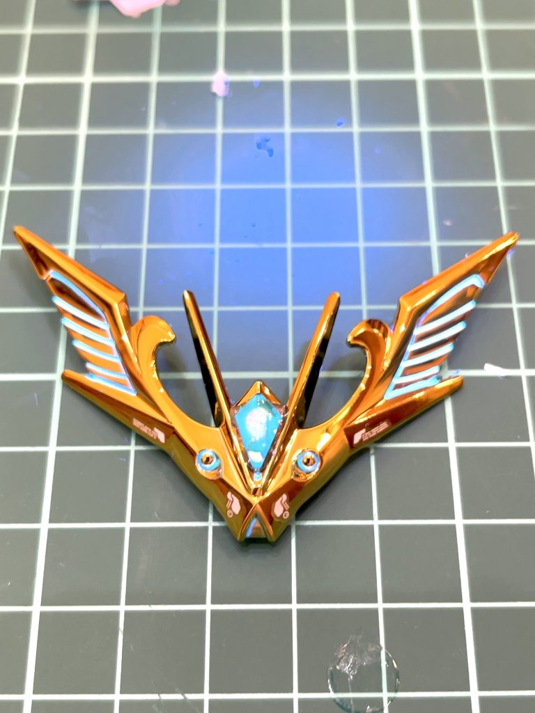 蛍光エナメルを調色した蛍光ライトブルーです。金メッキとの相性良し✨