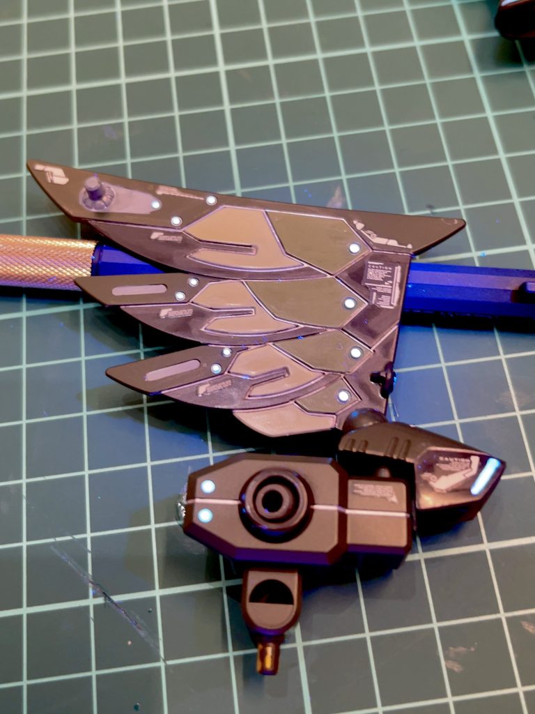 塗装とデカールのみ、スジ彫り追加もしてませんが塗り分けだけでだいぶメカメカしくなってるでしょうか🤔