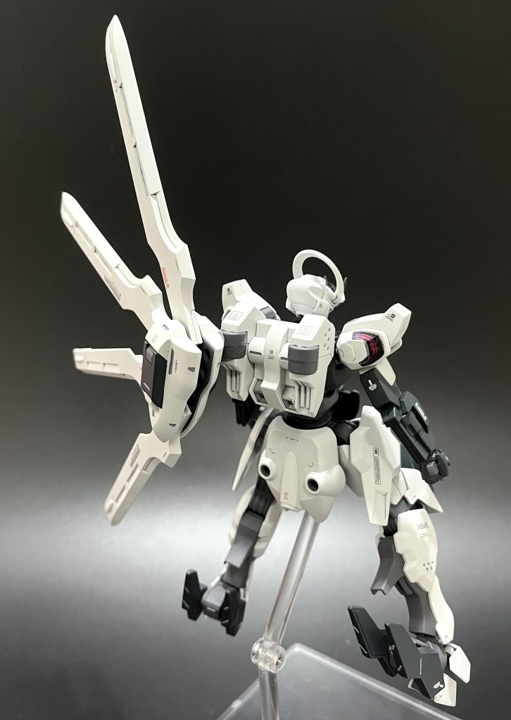 バックショット正面に比べると寂しく感じる、、、