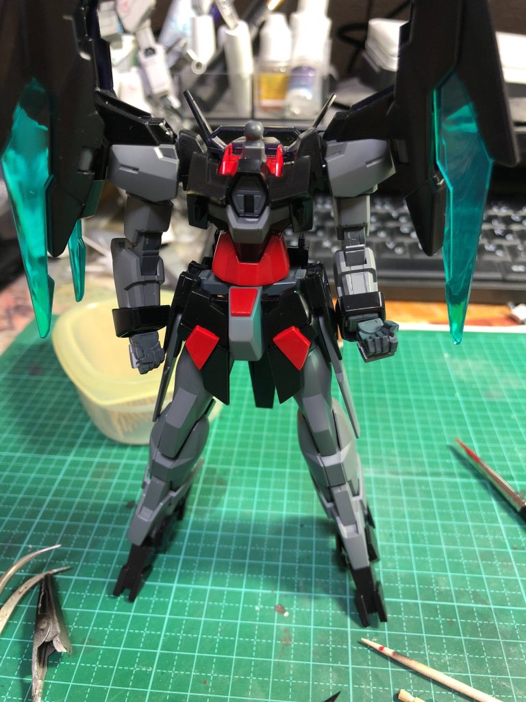 カラーした状態でデカールの貼る位置を考える。、