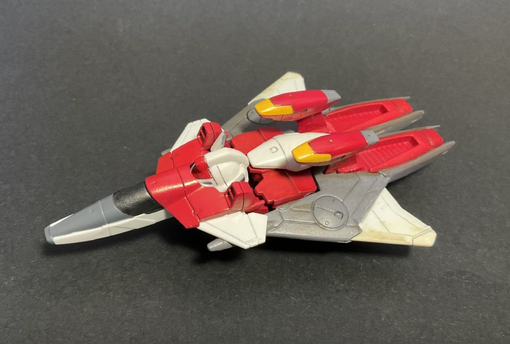 オーバーハングキャノンは、差し替え式でコアブースターに戻せます。ヘキサの頭部を模して作成、専用パーツにしました。