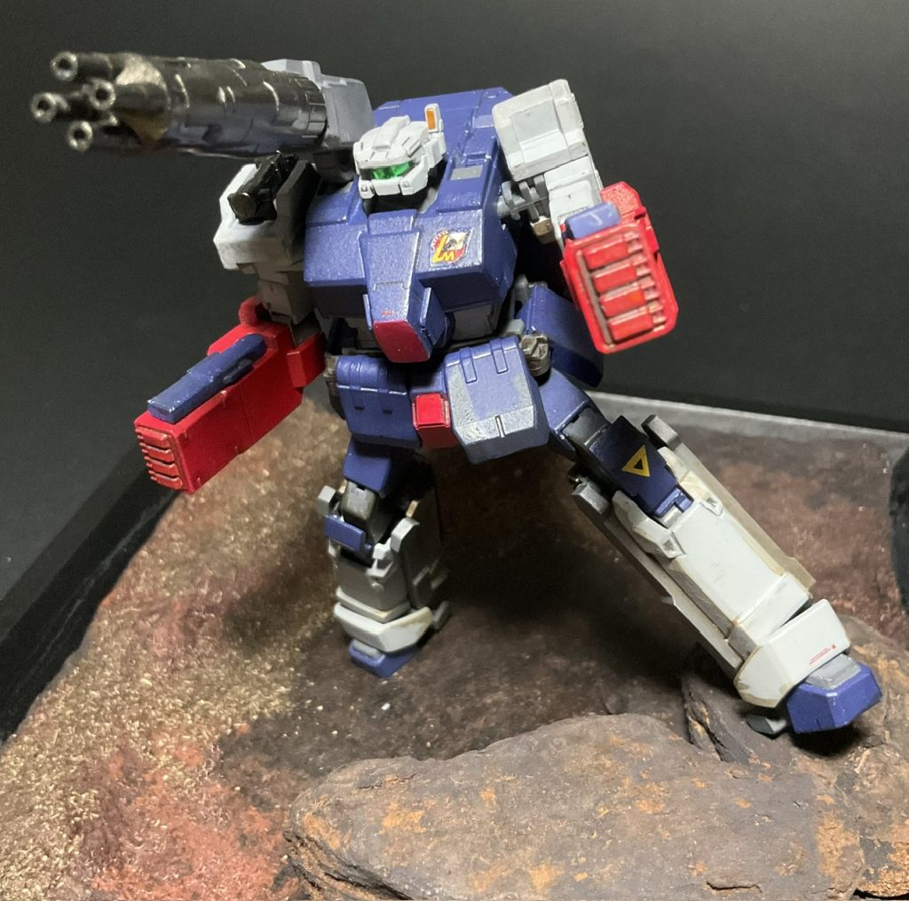 もちろんトリコロール風で、ノーマルなロトにもなります。股関節をボールジョイントに変更しています。