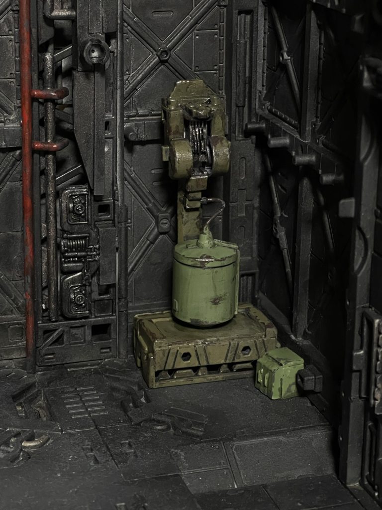 何だか決めてませんが充電器かな？人を作ります。比較がないと分かりにくいですね。 