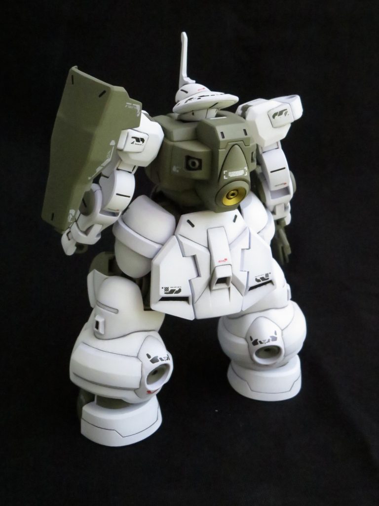 基本大きい改造はしてませんがパーツの境目の筋を掘り直したりヒケを直したりは細かくしてみました。ディランザのこのどっしりフォルムが好きです