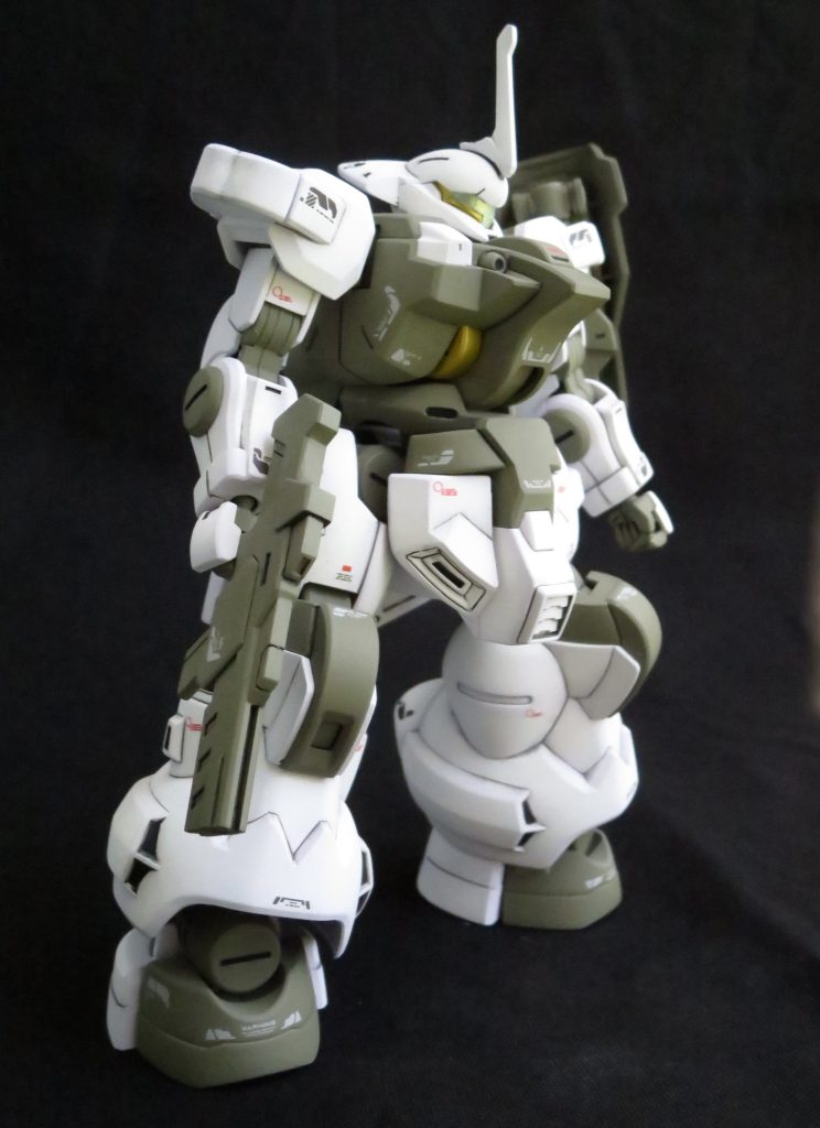 他の皆さんの作例など見て自分もラインデカールメインでマーキングしてみました。水星の魔女のMSにラインデカールはよく合う感じです