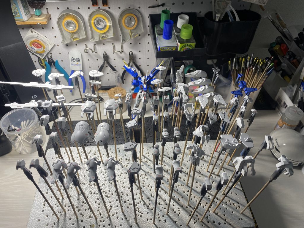 デカール貼り後、トップコートを吹いた後です。