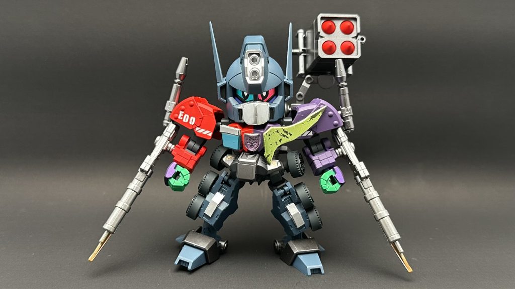 正面から見た状態モチーフは、某トラックの司令官です