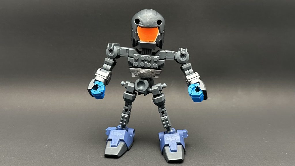 素体今までの GアームズEDO 共通素体同様、SDCSを元に、ボールデンやブロックのジョイントを設けています。今回は、新たな試みで、プラモブロックを使用したジョイントで脚部の換装もできるようにしてみました。