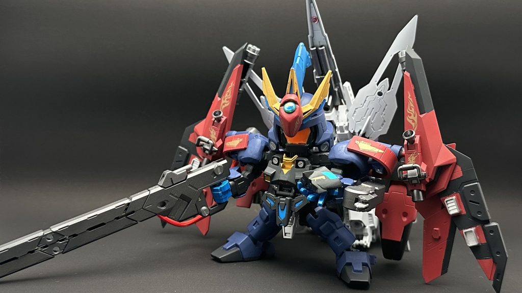 マスクオフその正体は、シャドウコマンダーと呼ばれる、EDOコマンドガンダムの影武者であったマスクに関しては、頭ごと交換する『見栄え重視マスク』と実際に取り外しができる『ギミック重視マスク』の2種類を用意しました