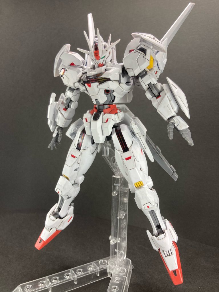 ビットオンフォーム。ビットのマウントはキャリバーンを参考にしている。ライフルは装備せず、ビットとサーベルのみ。