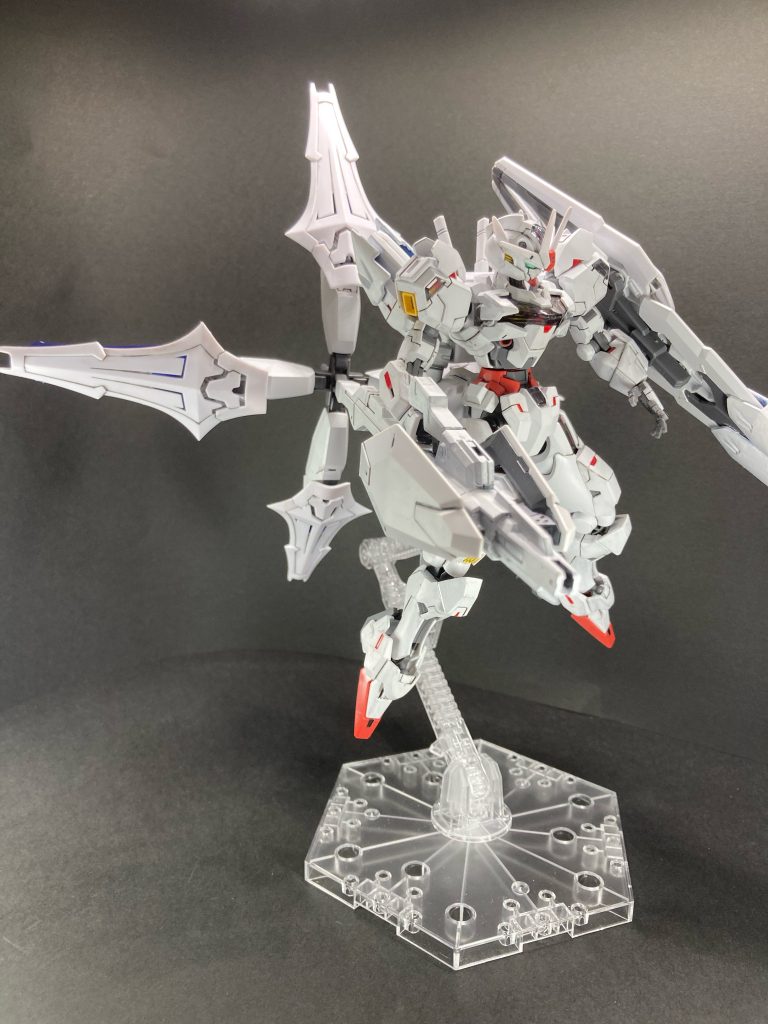 新型バリアブルロッドライフル「コメット」には2機のシールドビットを接続し、ライフル自体に防御力を持たせて武器破壊のデメリットを無くしている。