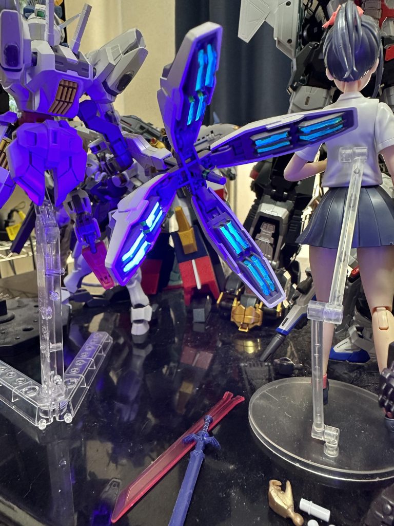 スラスターも光ります！